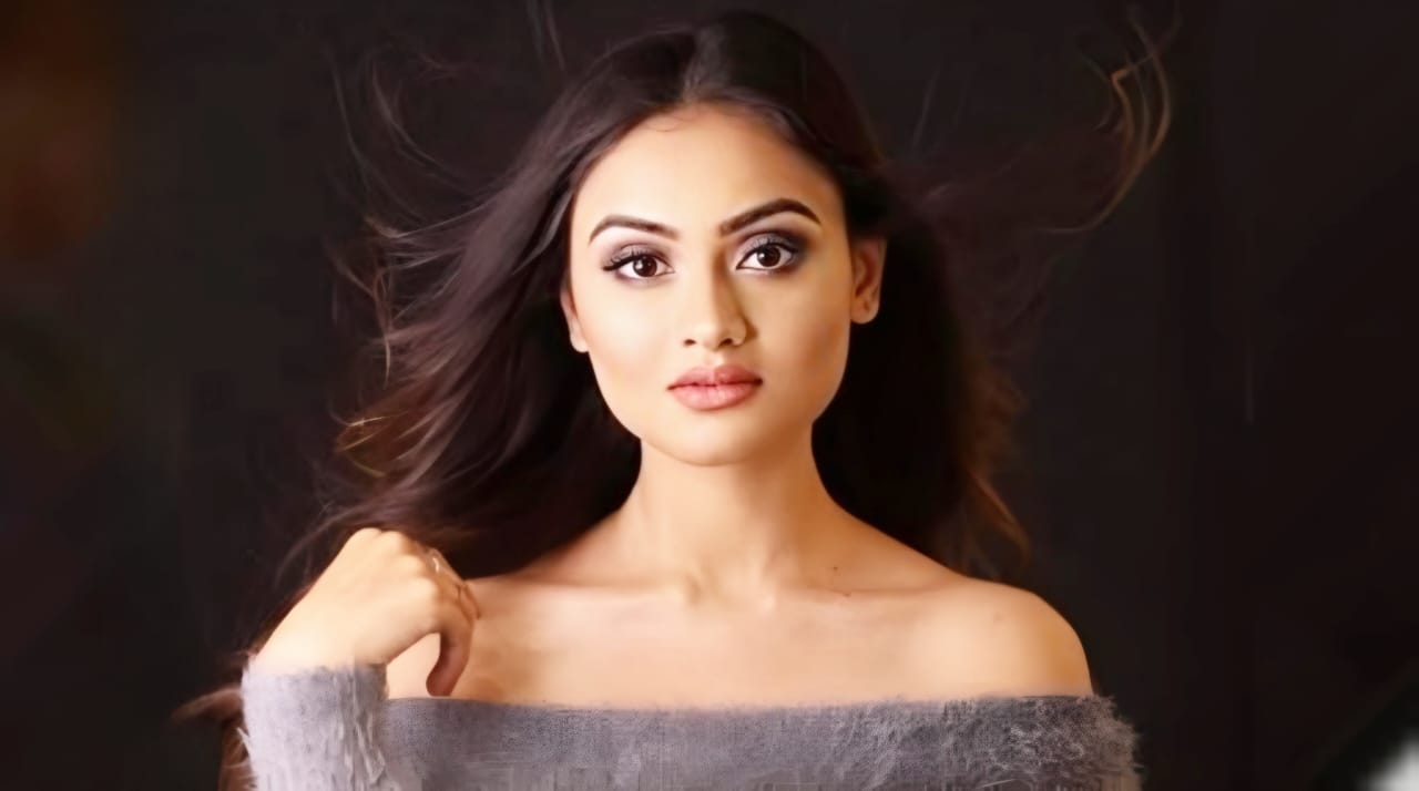 Janki Bodiwala, Biography, Age, Movies List, Family, Net Worth, Boyfriends, And It’s Amazing Lifestyle(2024)